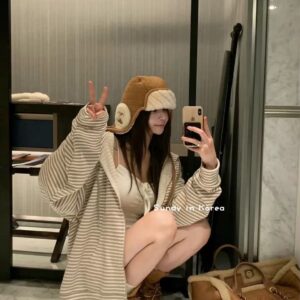 AM家 休閒風 今年秋冬必備 條紋長袖拉鍊帽T+短褲 兩件套裝