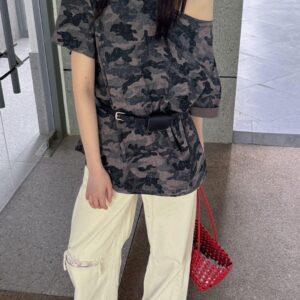 AM家 爆款迷彩 大領口迷彩寬T附小腰包