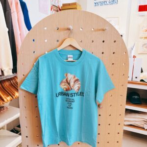 URBAN STYLES x AM家 美式大學潮T 可頌早餐藍T