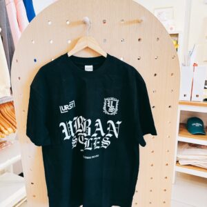 URBAN STYLES x AM家 美式大學潮TEE URST黑色球衣短袖T