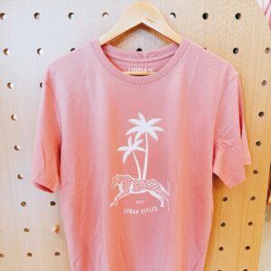 URBAN STYLES x AM家 美式大學潮TEE 粉紅加州風